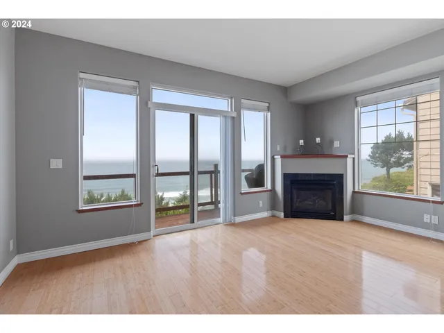 $897,000 | 1933 Southwest Coast Avenue, Lincoln City, OR 97367