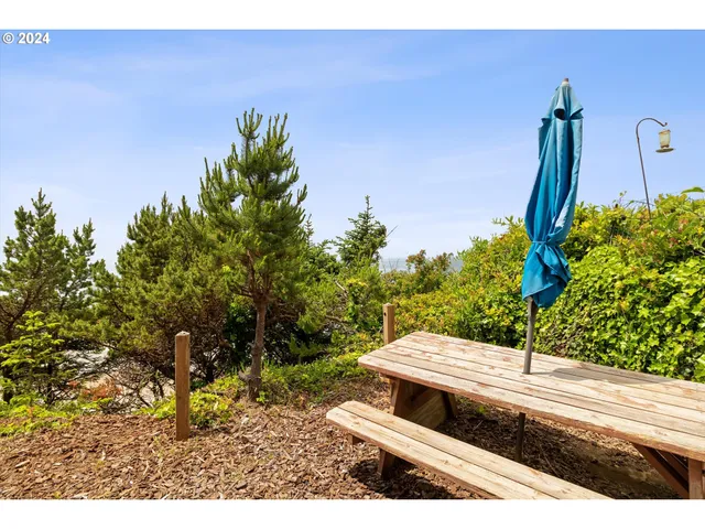 $897,000 | 1933 Southwest Coast Avenue, Lincoln City, OR 97367