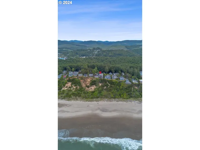 $897,000 | 1933 Southwest Coast Avenue, Lincoln City, OR 97367