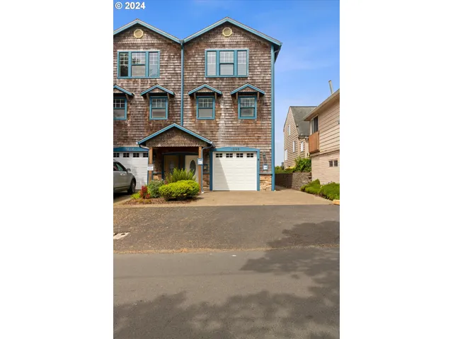 $897,000 | 1933 Southwest Coast Avenue, Lincoln City, OR 97367