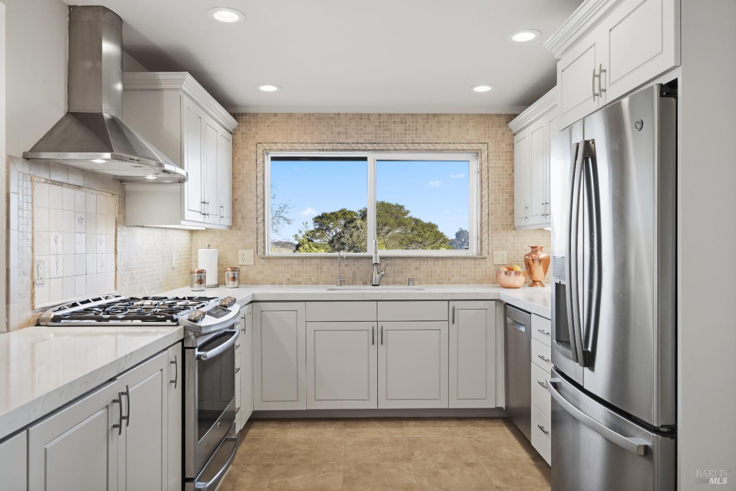 46 McNear Drive San Rafael, CA 94901 - Photo 10 of 50