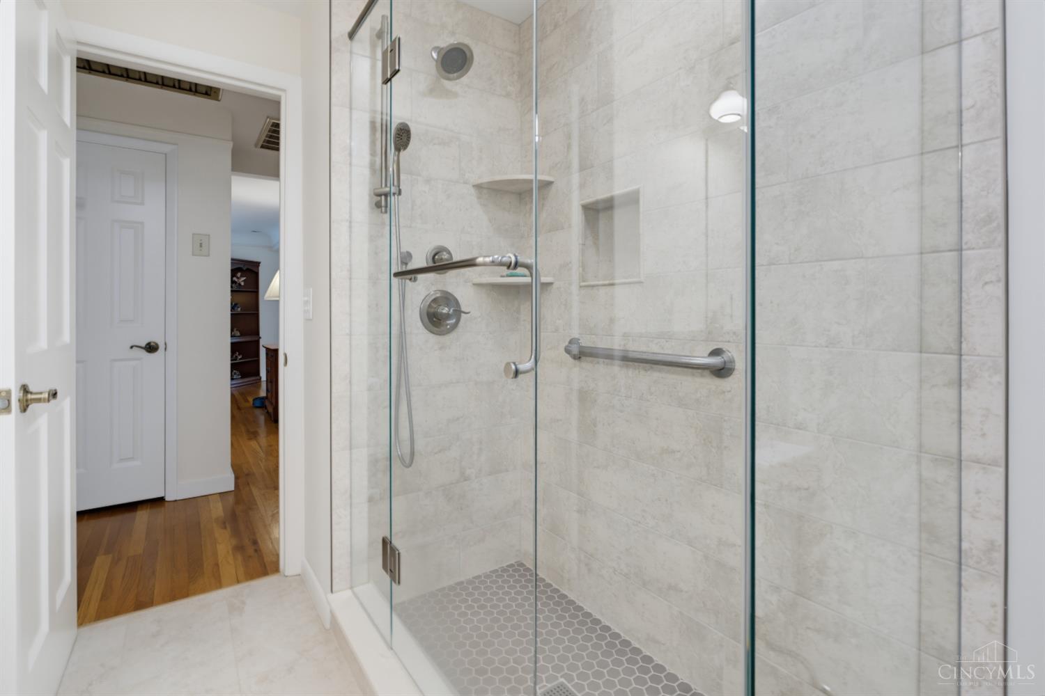 699 Eversole Road Cincinnati, OH 45230 - Photo 34 of 69 Gallery Image 34