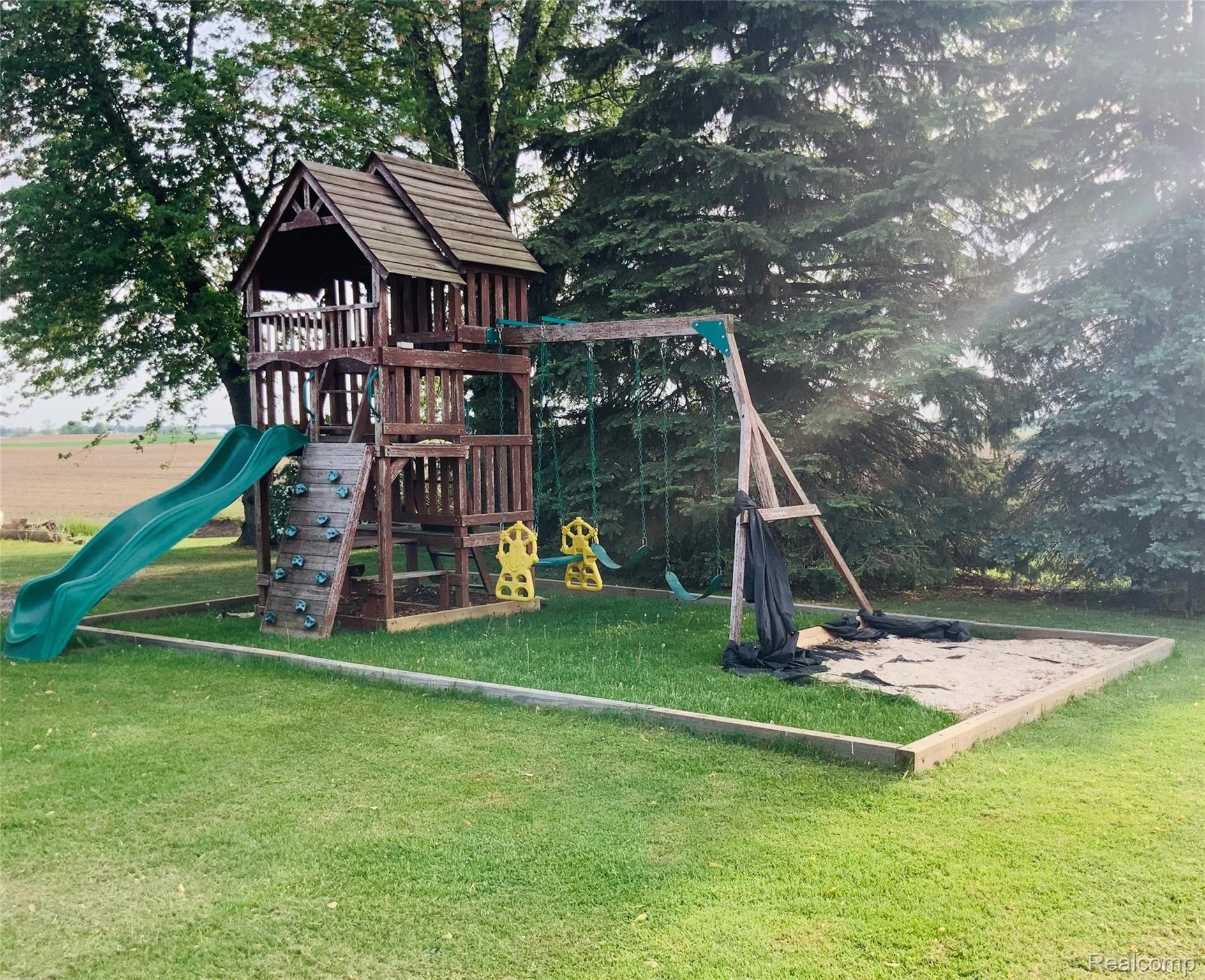 2165 Remington Road Caro, MI 48723 - Photo 11 of 24 07BC58C3-93C0-4010-BDF9-549347DEFBA8.jpeg