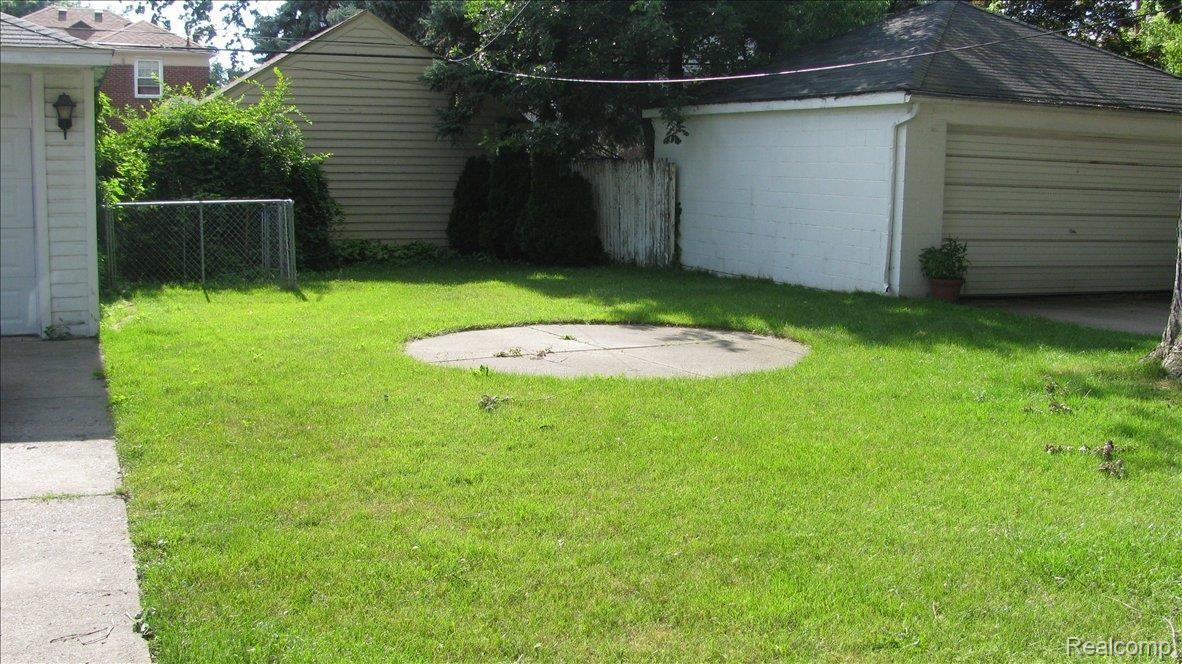 15835 Ashton Road Detroit, MI 48223 - Photo 2 of 4 BACK YARD