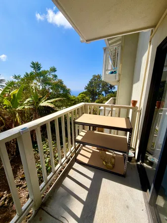 a view of entryway with a front door