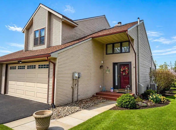 $2,400 | 209 Vivian Lane, Vestal, NY 13850