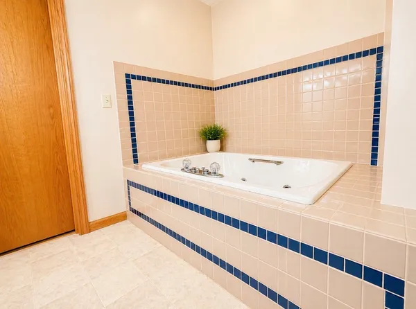 $2,400 | 209 Vivian Lane, Vestal, NY 13850