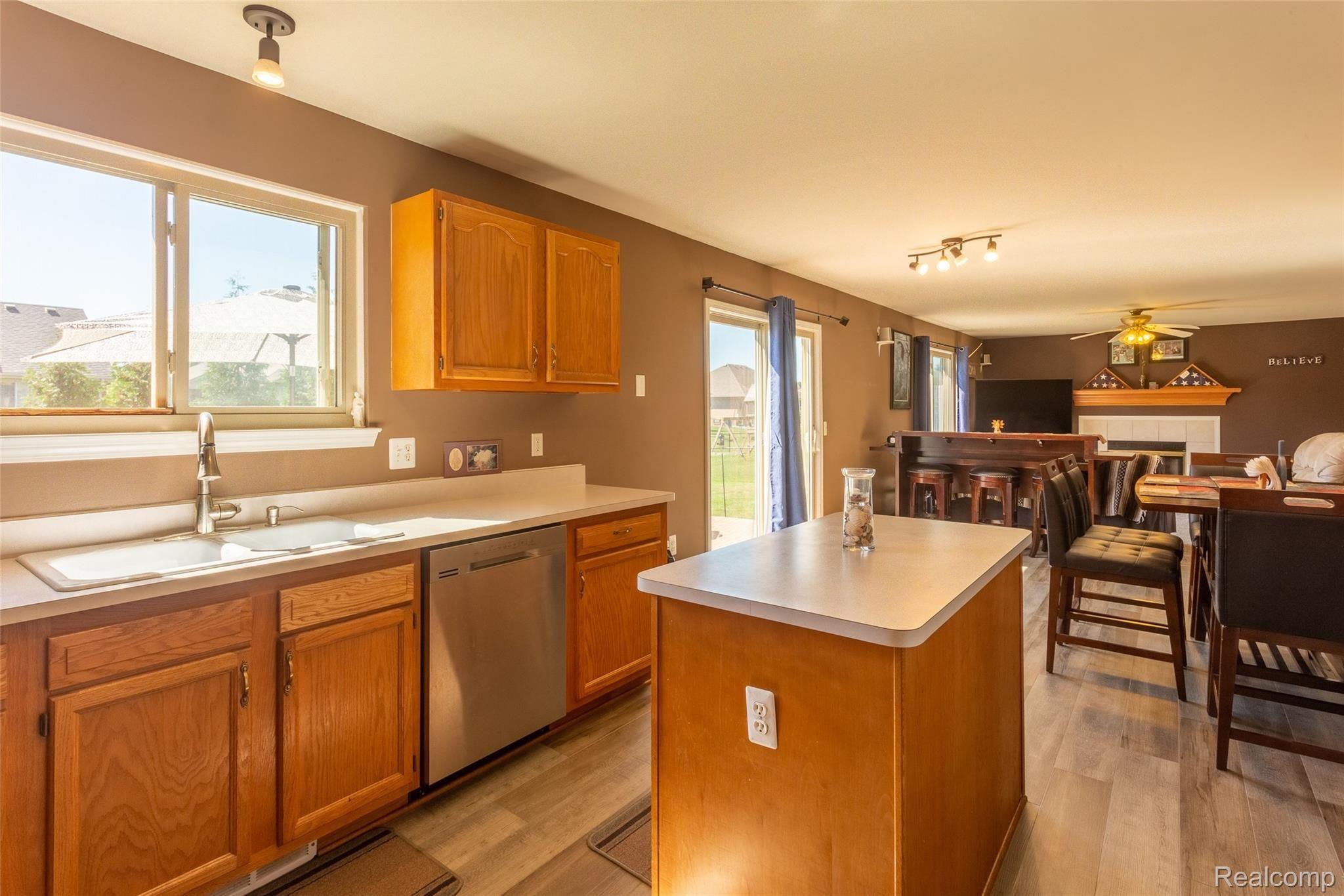 22580 Rambling Drive Macomb, MI 48044 - Photo 11 of 45 Rambling Dr_22580-Entry-Kitchen-Dining-21.jpg