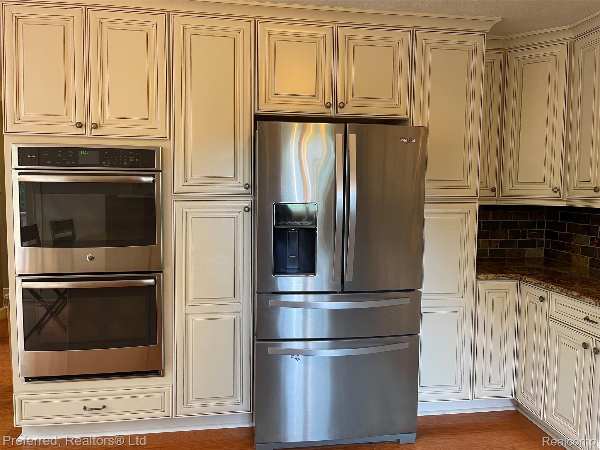 1974 Sexton Road Howell, MI 48843 - Photo 9 of 49 Double Ovens