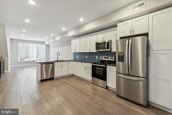 $2,200 | 1407-9 North 8th Street, Unit B2, Philadelphia, PA 19122