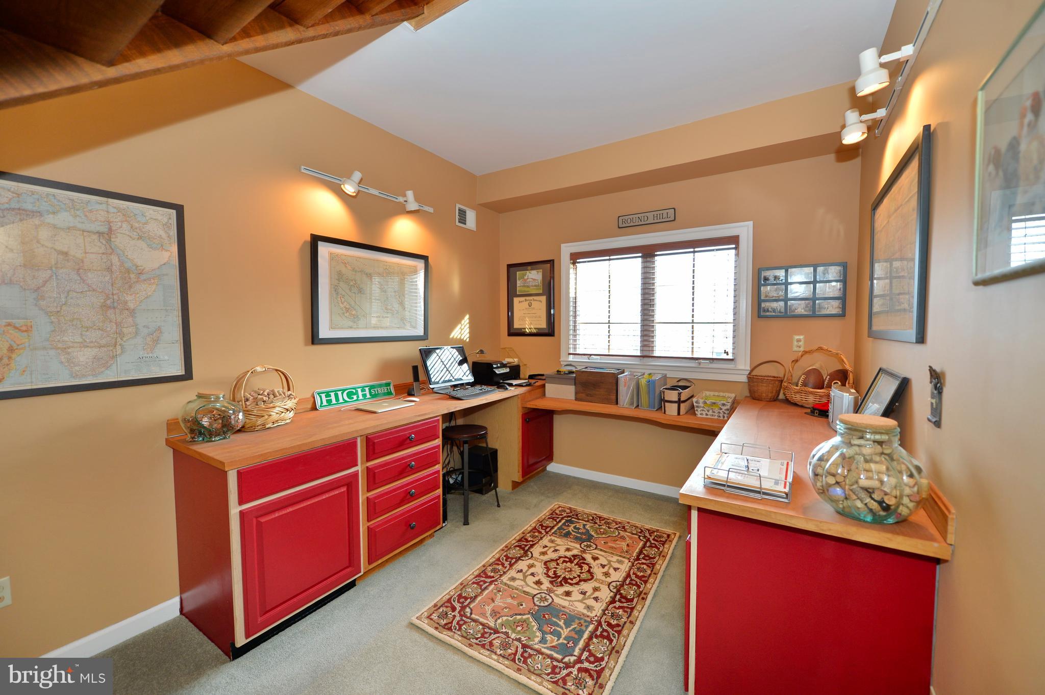 34973 Sunny Ridge Road Round Hill, VA 20141 - Photo 15 of 52 Home office