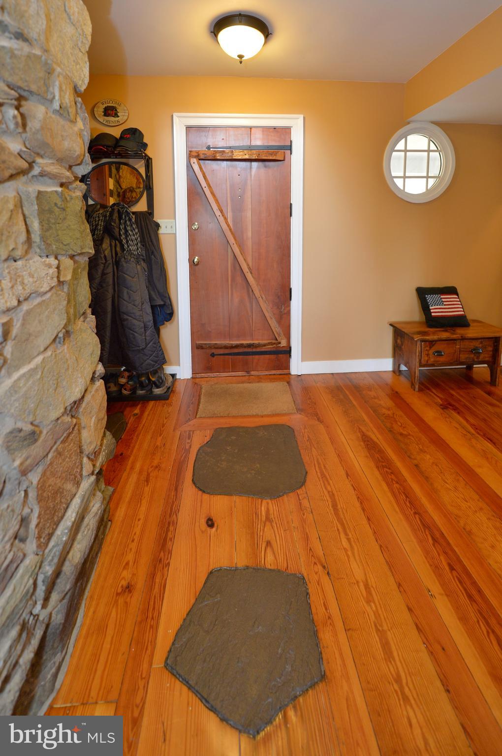 34973 Sunny Ridge Road Round Hill, VA 20141 - Photo 17 of 52 Foyer with stone inlay