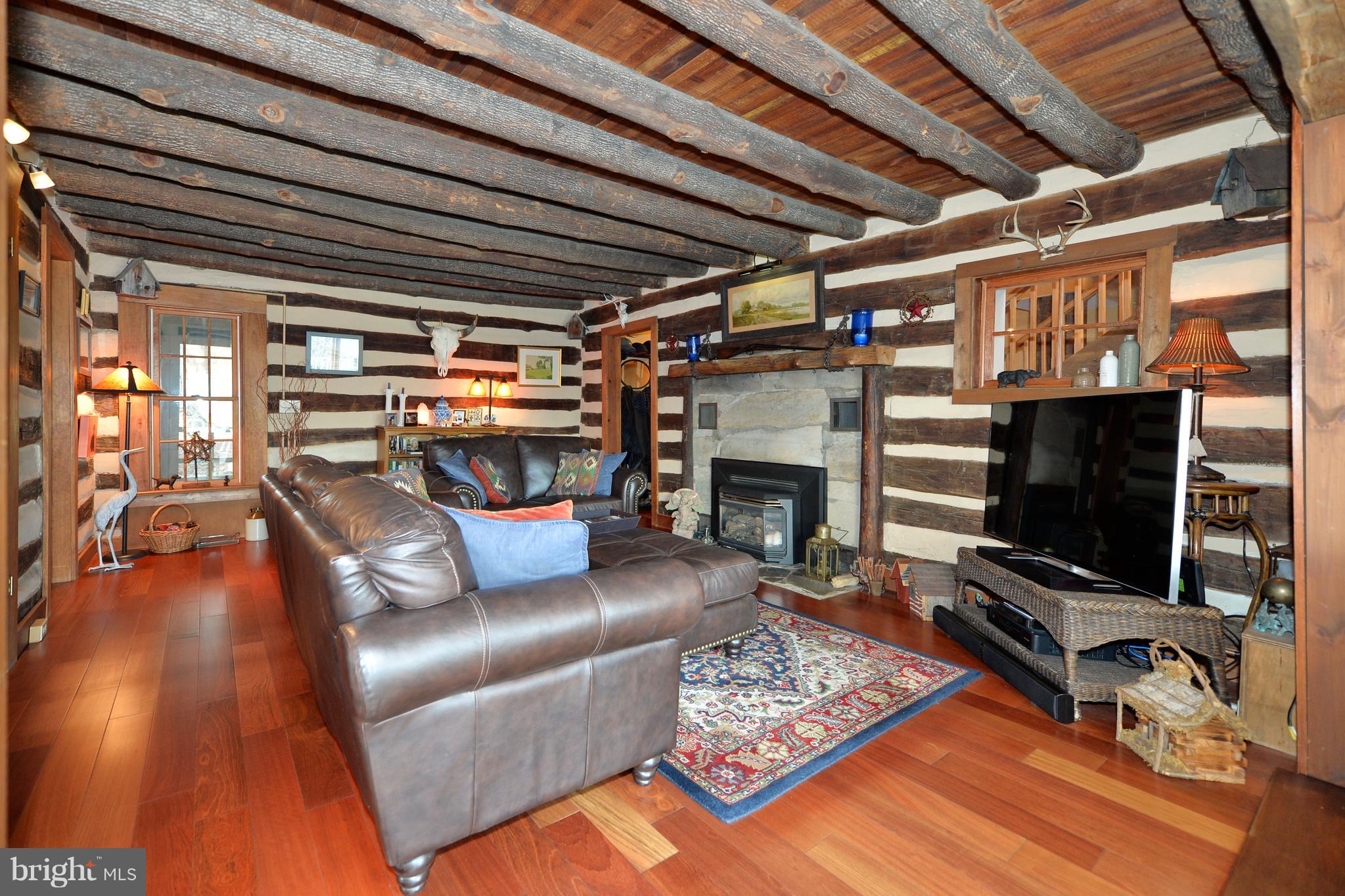 34973 Sunny Ridge Road Round Hill, VA 20141 - Photo 20 of 52 Family room view 2