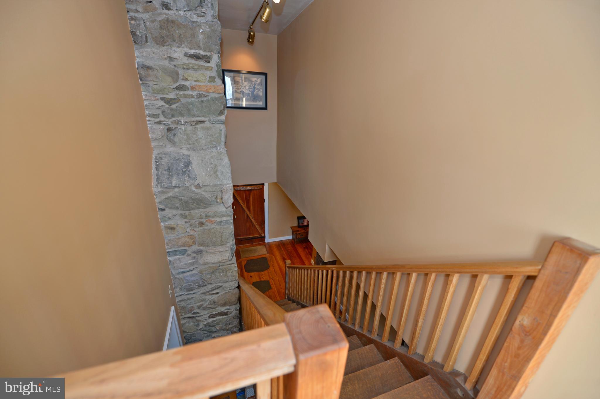34973 Sunny Ridge Road Round Hill, VA 20141 - Photo 47 of 52 Upper level overlook to foyer