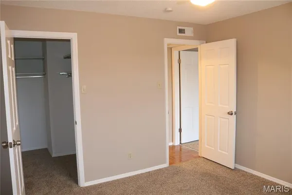 $169,900 | 927 Claytonbrook Drive, Unit 3, Ballwin, MO 63011
