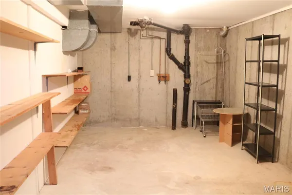 $169,900 | 927 Claytonbrook Drive, Unit 3, Ballwin, MO 63011