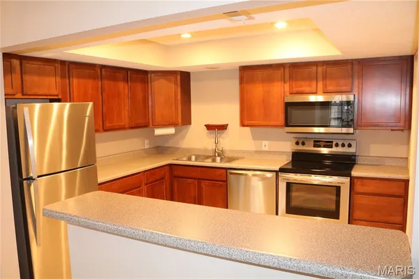 $169,900 | 927 Claytonbrook Drive, Unit 3, Ballwin, MO 63011