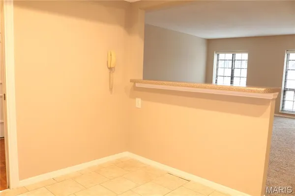 $169,900 | 927 Claytonbrook Drive, Unit 3, Ballwin, MO 63011