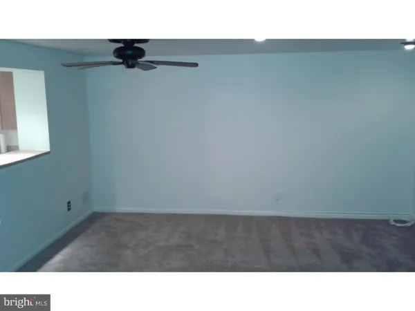 a black and white photo of a room