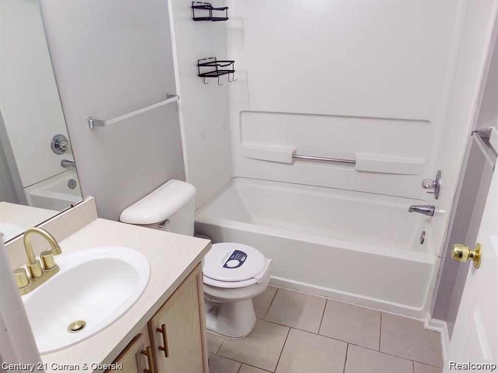 4336 Schaefer Road Dearborn, MI 48126 - Photo 10 of 11 5.jpeg