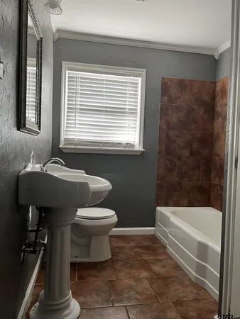 $1,500 | 1223 South Azalea Drive, Tyler, TX 75701