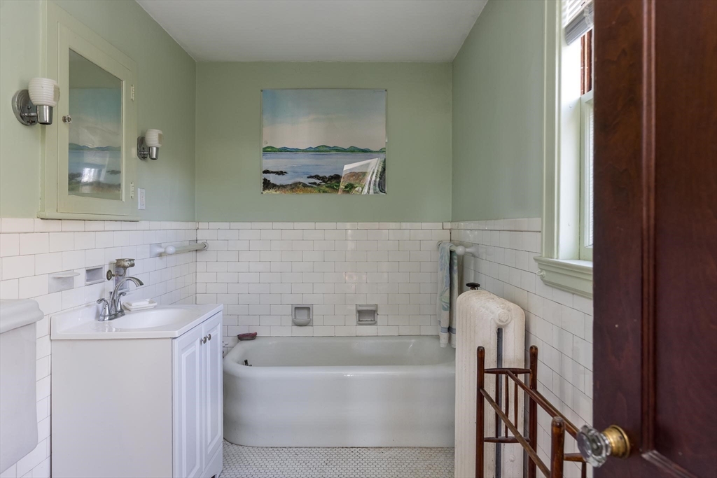 35 Hawthorn Road Brookline, MA 02445 - Photo 9 of 13 Gallery Image 9