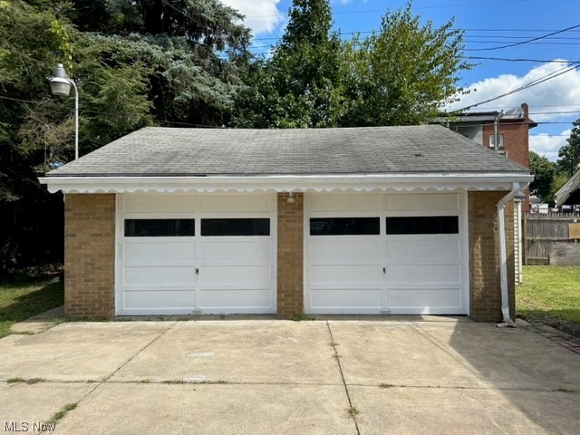 997 Berwin Street Akron, OH 44310 - Photo 2 of 34 Garage with garage