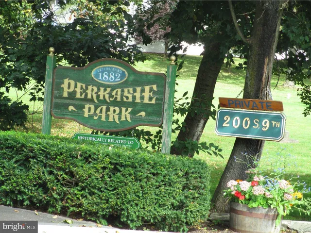 $2,100 | 429 South 9th Street, Perkasie, PA 18944