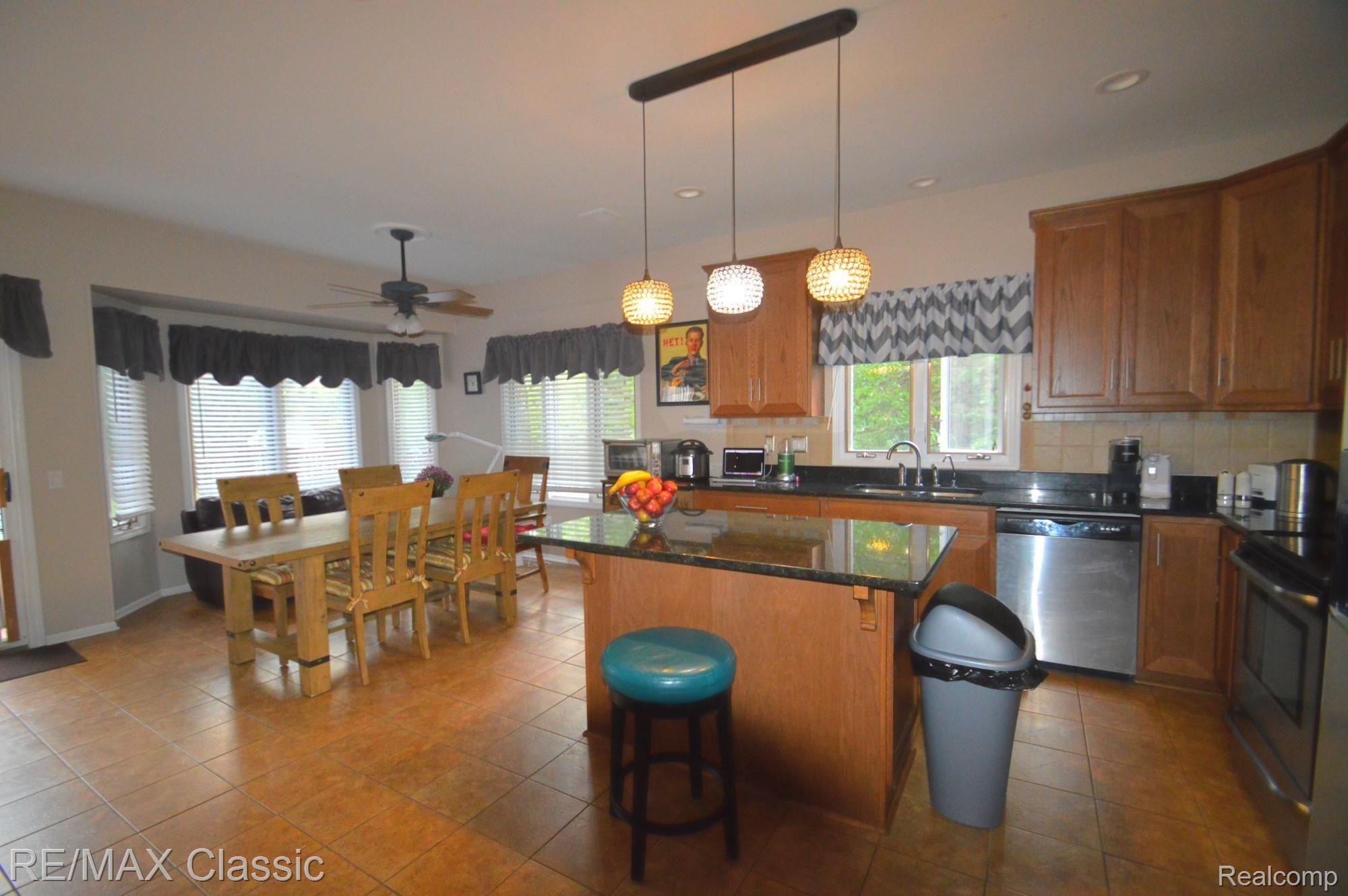 48255 Hanford Road Canton, MI 48187 - Photo 36 of 54 kit_InPixio.jpg