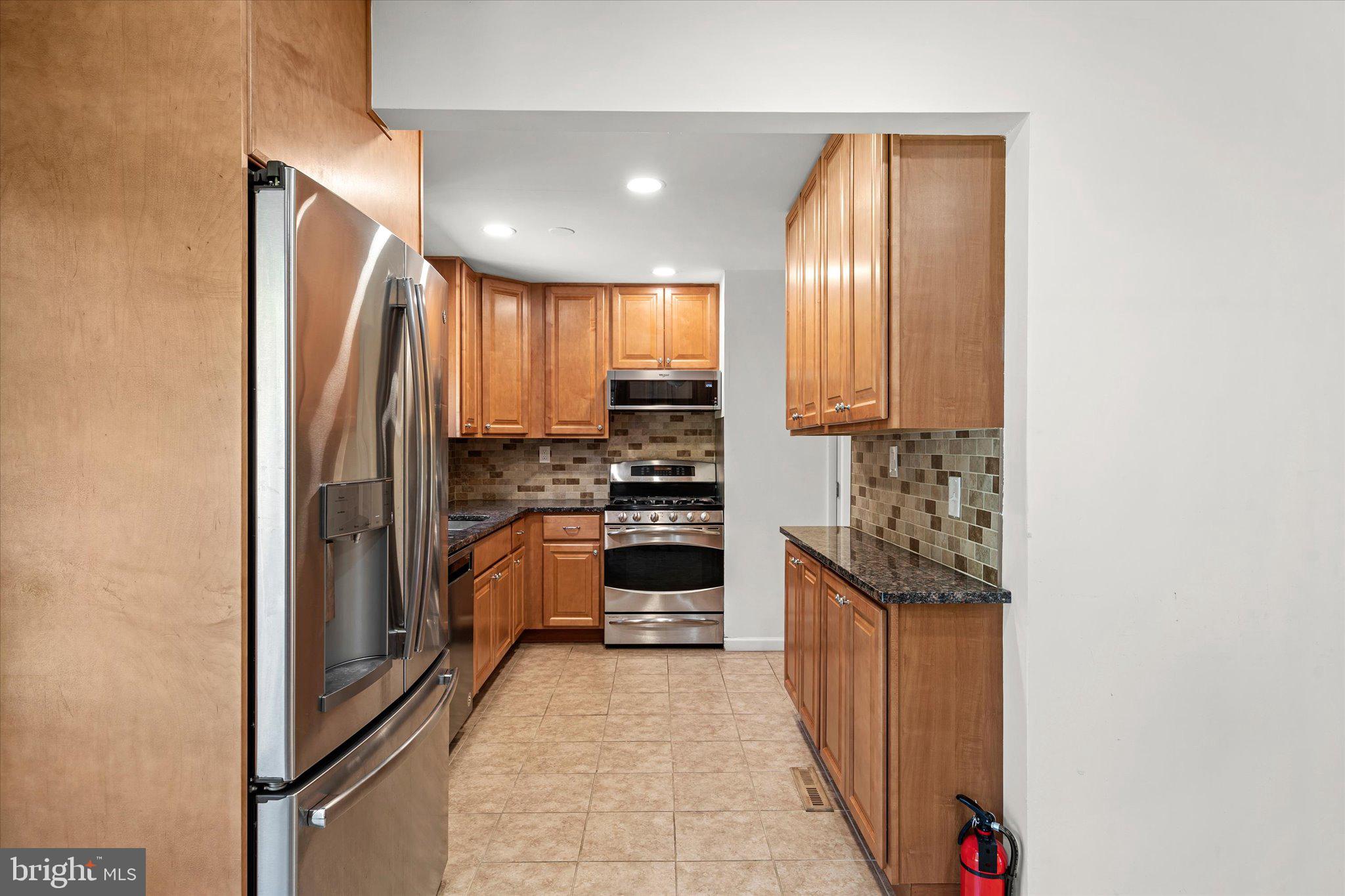 19 Overton Road East Windsor, NJ 08520 - Photo 9 of 34 Gallery Image 9