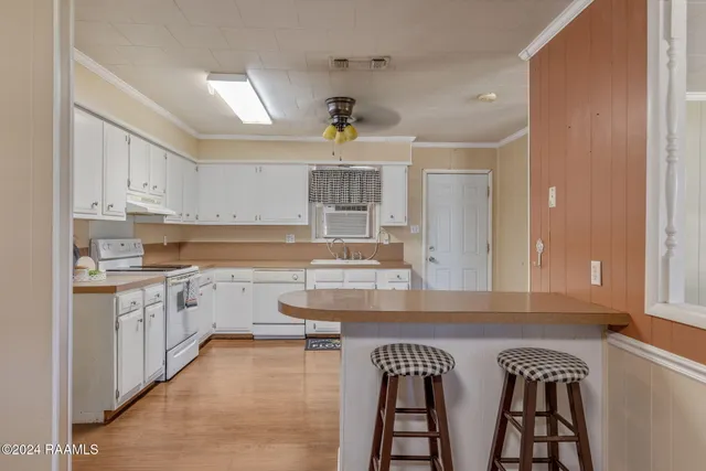 $145,000 | 903 South Shireview Circle, Abbeville, LA 70510