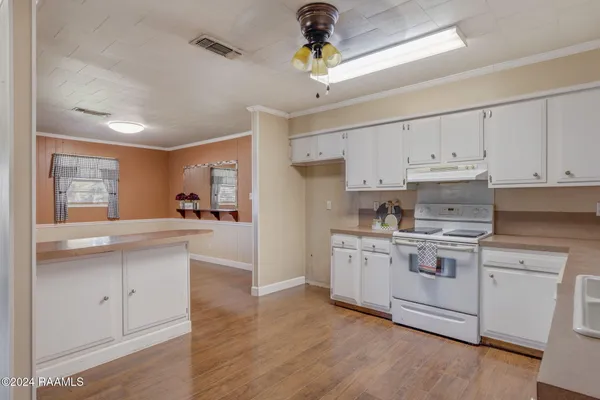 $145,000 | 903 South Shireview Circle, Abbeville, LA 70510
