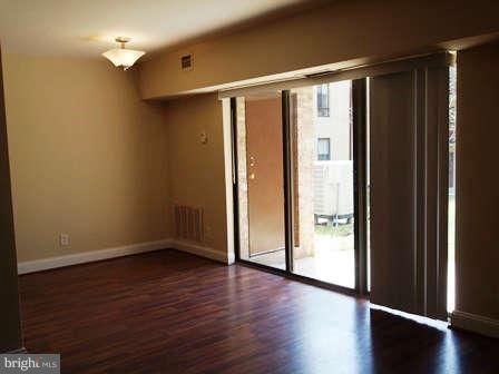 11657 Stoneview Square, Unit 2B Reston, VA 20191 - Photo 4 of 13 Dining Room
