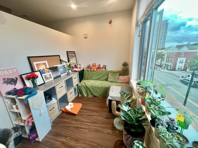 $470,000 | 99 Sumner Street, Unit 307, Boston, MA 02128