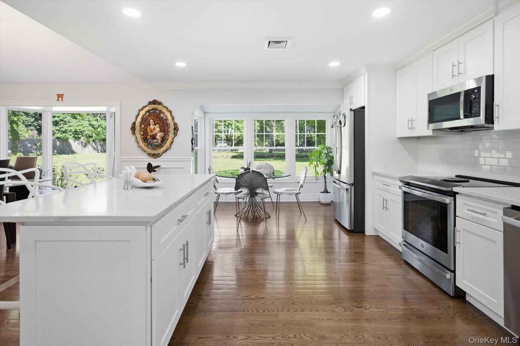 174 Warner Road Huntington, NY 11743 - Photo 11 of 46