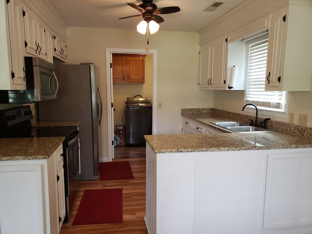 5050 Queen Chapel Road Dalzell, SC 29040 - Photo 9 of 11