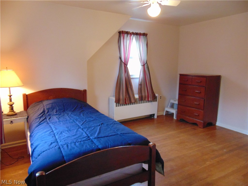 5000 East Pleasant Valley Road Independence, OH 44131 - Photo 14 of 28 Large 2nd bedroom