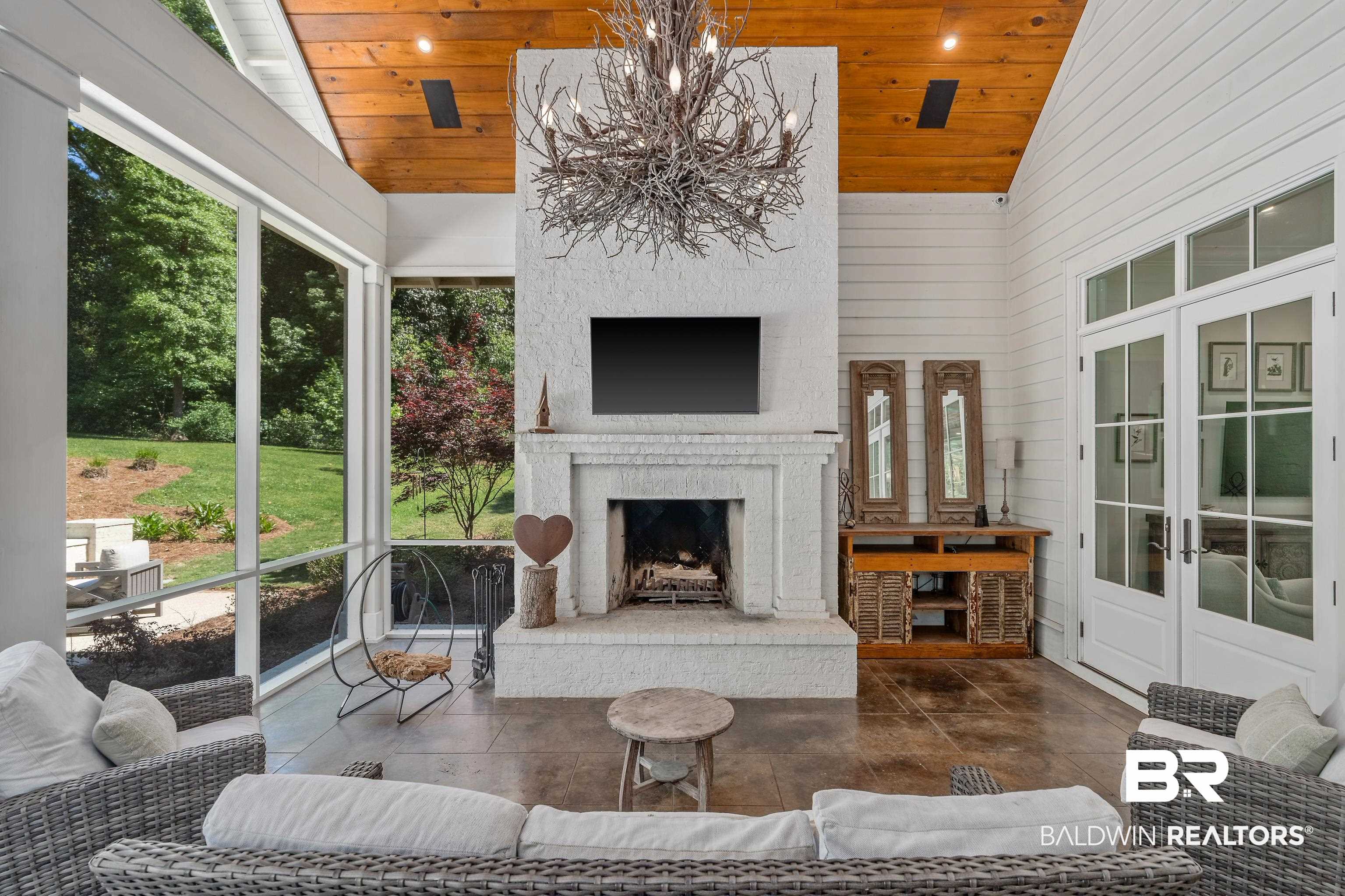 23800 Main Street Fairhope, AL 36532 - Photo 37 of 51 Vaulted Ceilings