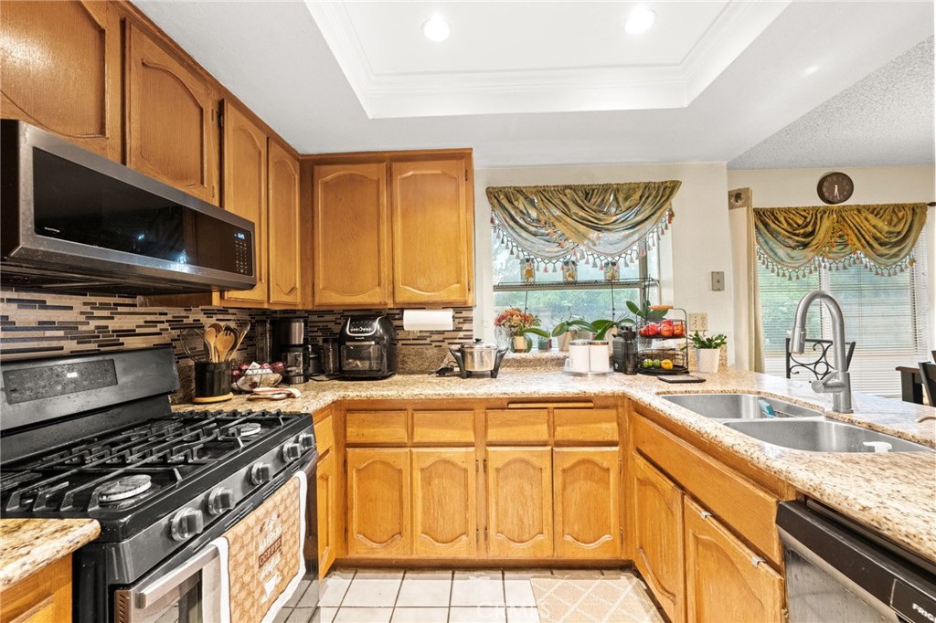 3461 Mountainside Circle Corona, CA 92882 - Photo 13 of 57