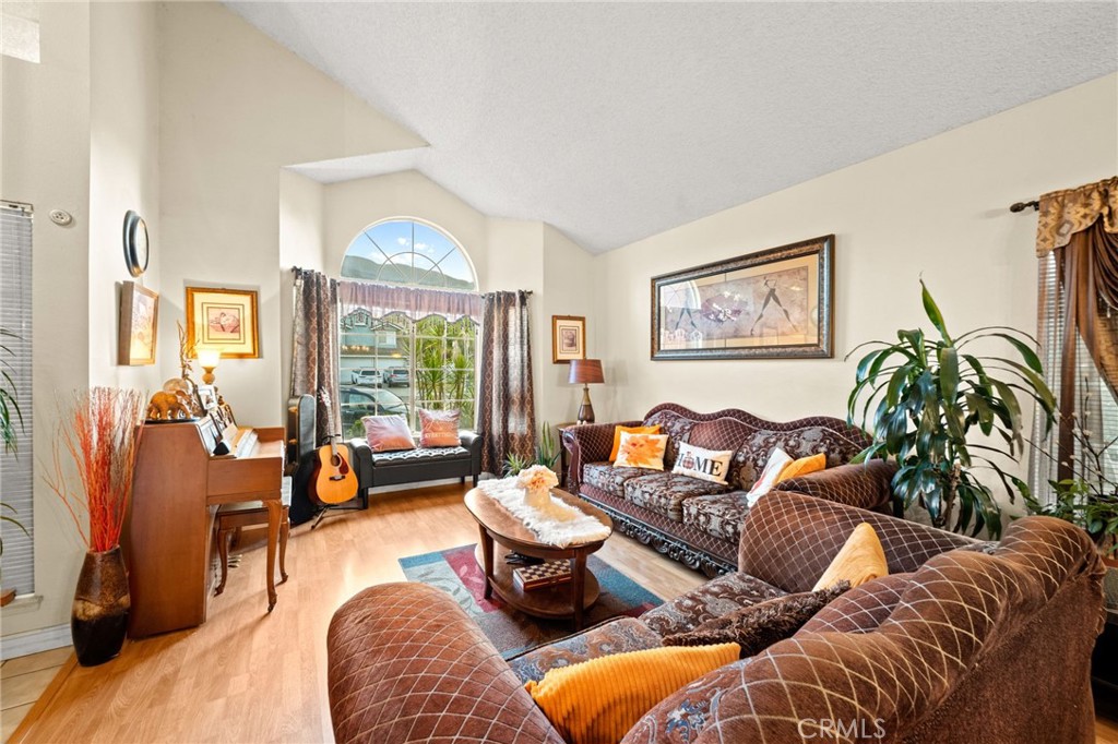 3461 Mountainside Circle Corona, CA 92882 - Photo 4 of 57