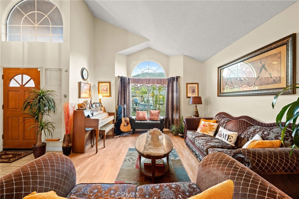 3461 Mountainside Circle Corona, CA 92882 - Photo 5 of 57