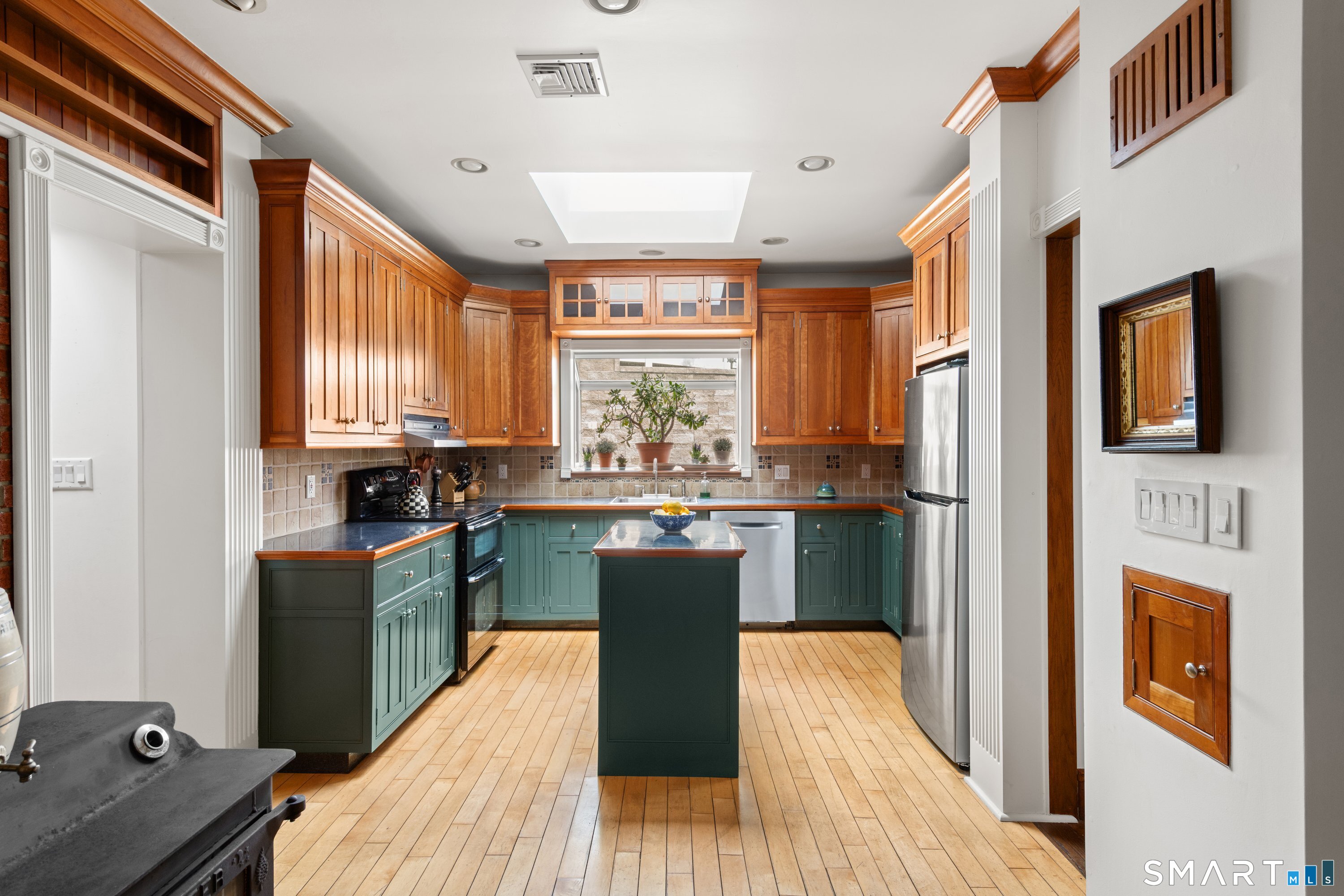 170 New Canaan Avenue Norwalk, CT 06850 - Photo 12 of 36 Gallery Image 12