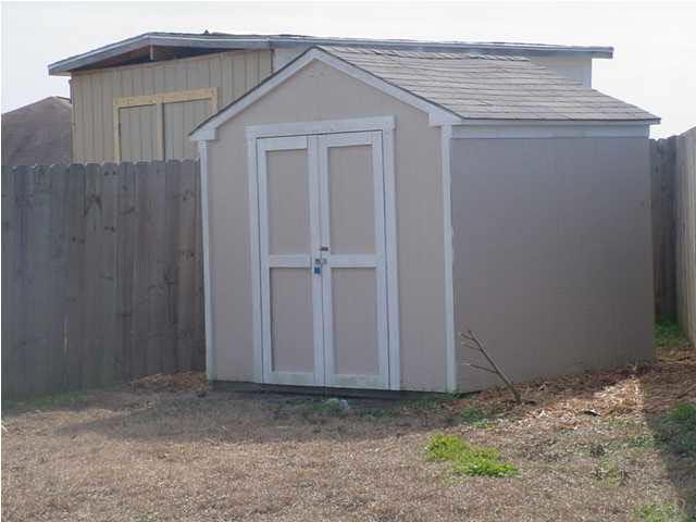 1094 Brownfield Road Pensacola, FL 32526 - Photo 7 of 22 yard building