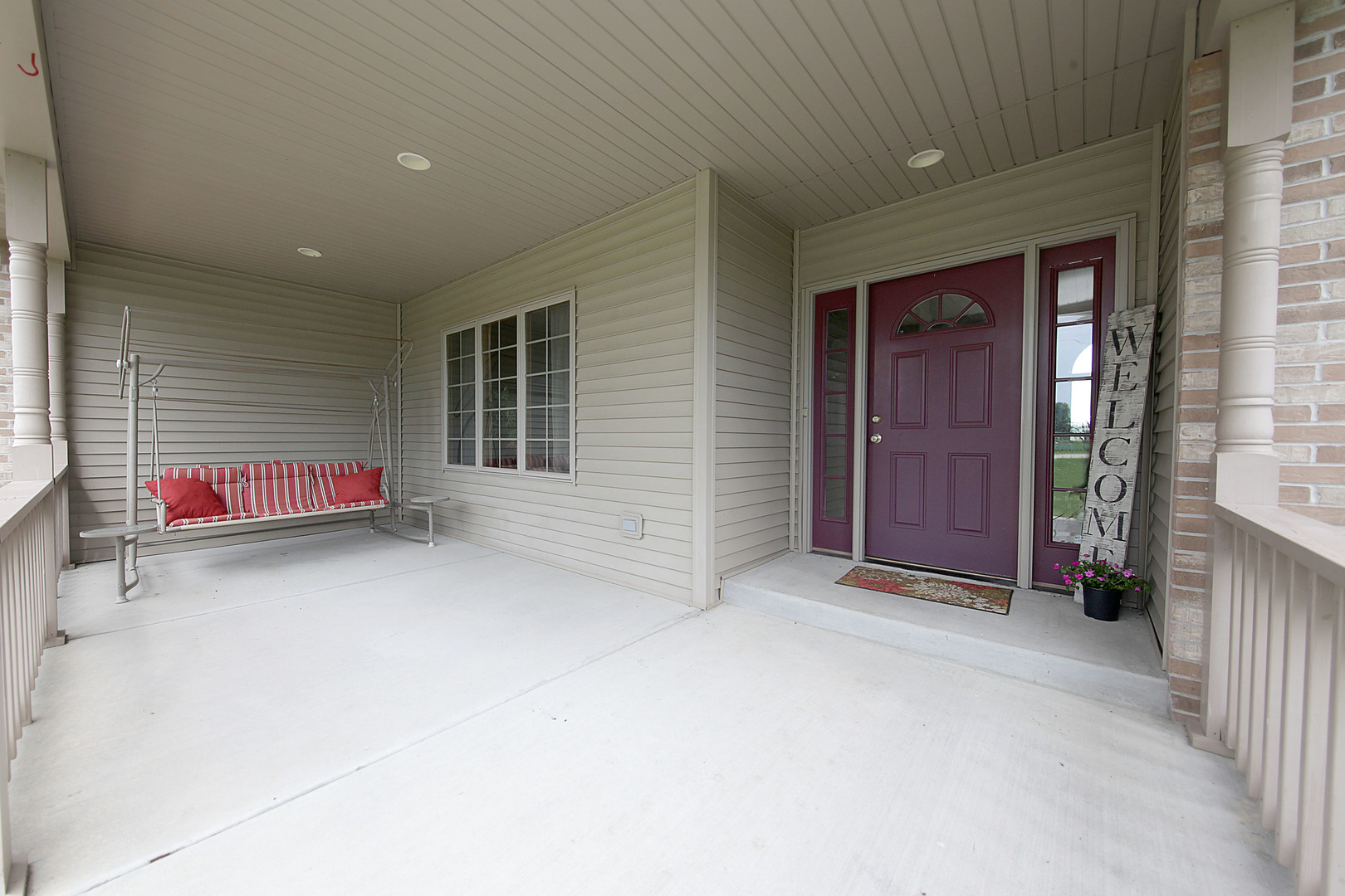 4420 West Shabbona Road Morris, IL 60450 - Photo 4 of 31 an empty room with furniture and a window