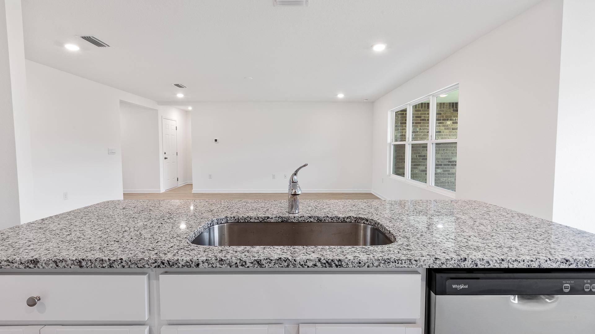 8696 Sea Star Circle Foley, AL 36535 - Photo 15 of 33 Kitchen