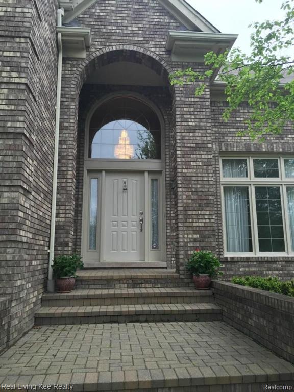 1698 Apple Ridge Court Rochester Hills, MI 48306 - Photo 3 of 20 Gallery Image 3