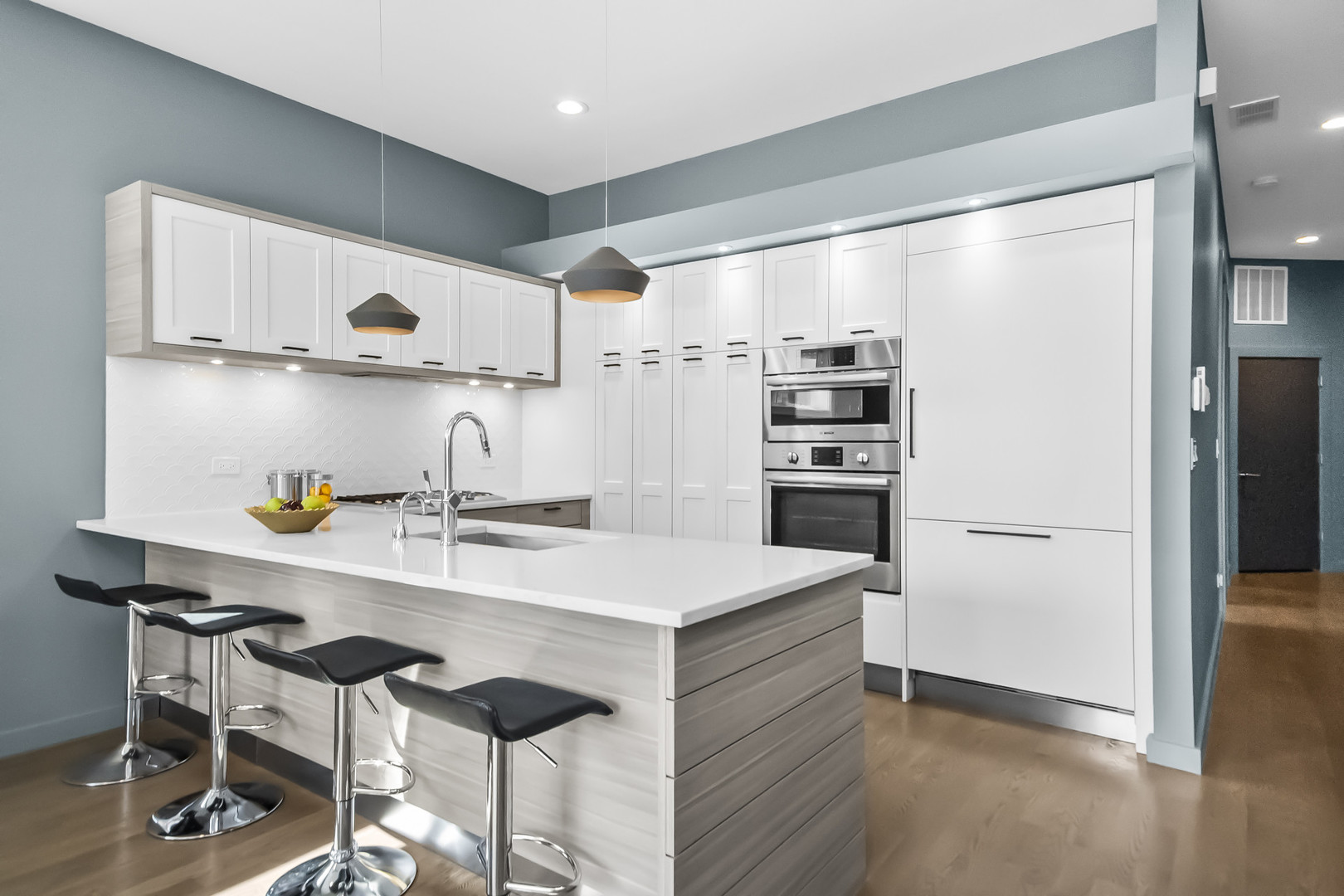 2046 West Rice Street, Unit 2 Chicago, IL 60622 - Photo 8 of 25 Gallery Image 8