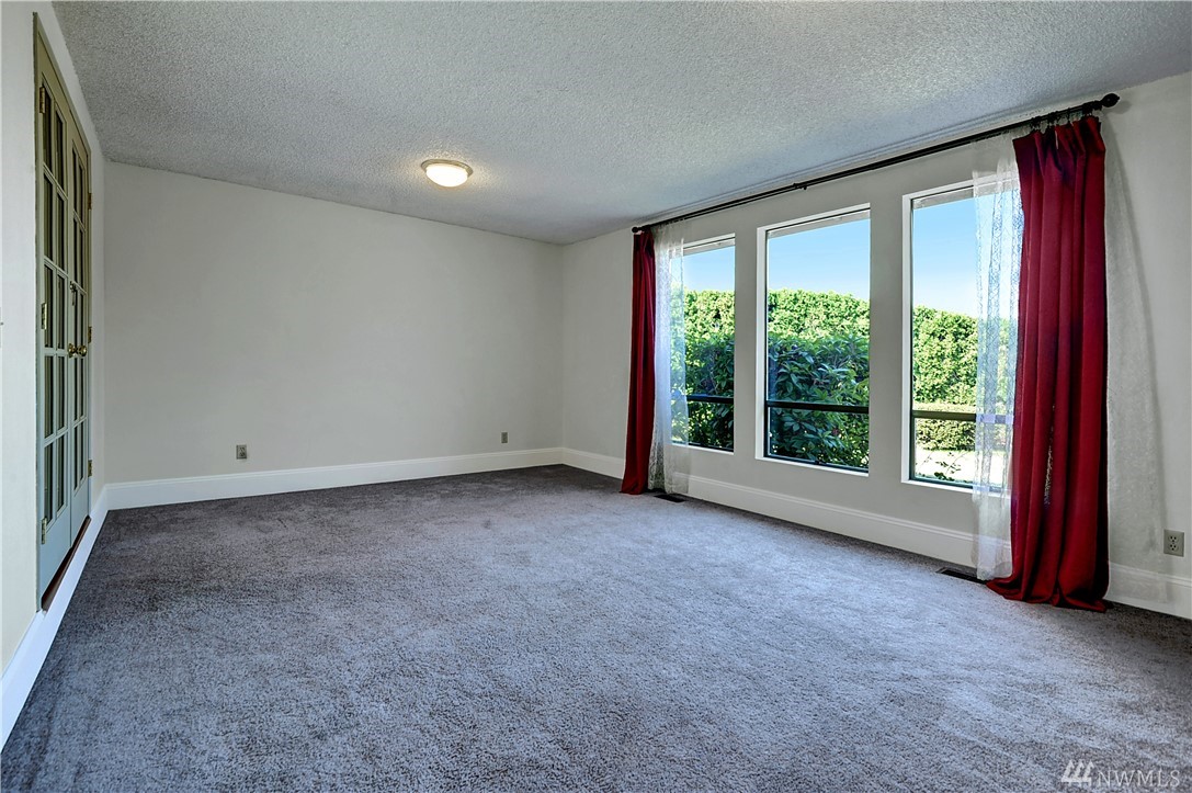 15832 Southeast 171st Street Renton, WA 98058 - Photo 11 of 23 Gallery Image 11