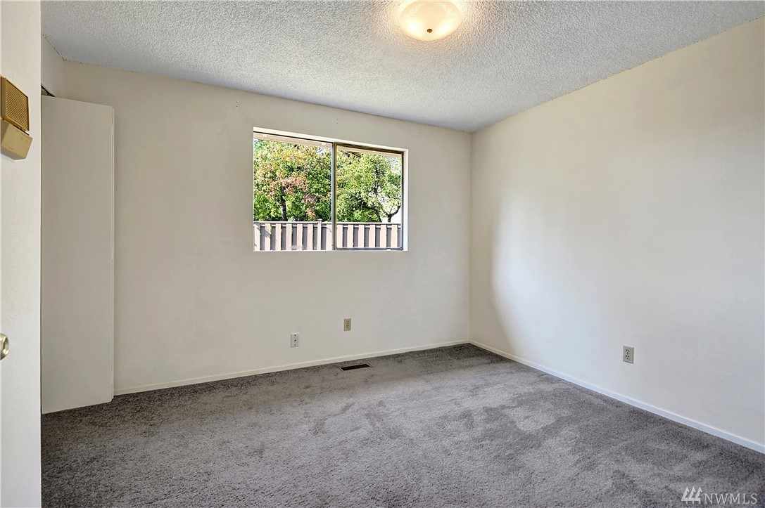 15832 Southeast 171st Street Renton, WA 98058 - Photo 15 of 23 Gallery Image 15