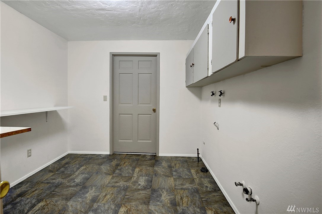 15832 Southeast 171st Street Renton, WA 98058 - Photo 17 of 23 Gallery Image 17